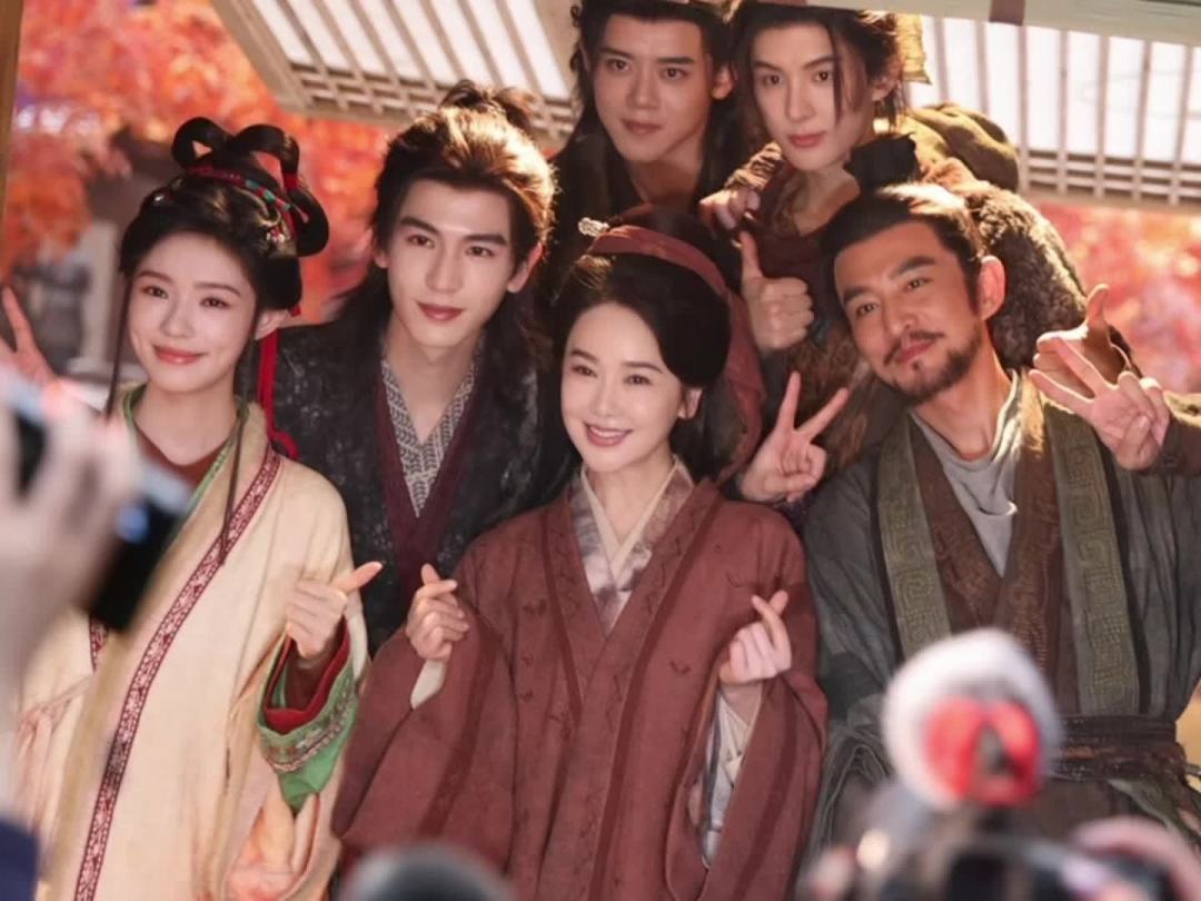 49岁左小青的“二春”：《红掌》“贞姐”路透刷屏，人家早就是《冬去春来》总制片人了