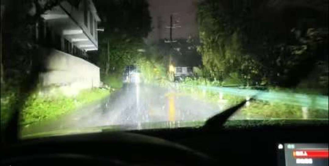 雨雾夜看不清就想返工改灯?翻了 8 篇商贴,“穿透力差”可能只是卖你第二次改装的话术