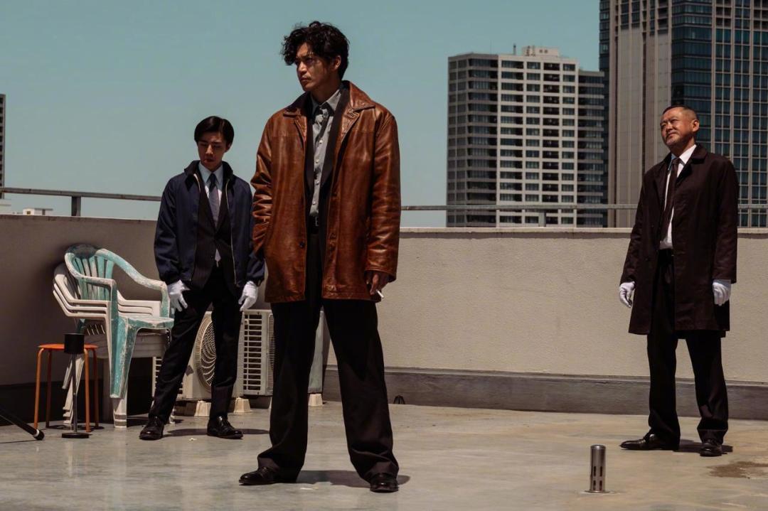 日本院线定档10月23日!小栗旬×三池崇史的《坏中尉:东京》即将多伦多首映,旬丝的等待日历我给你排好了