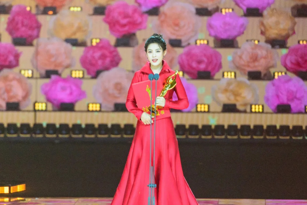 宋佳百花奖只拿18票：同一部《好东西》金鸡封后、百花遇冷，问题不在演技在票箱