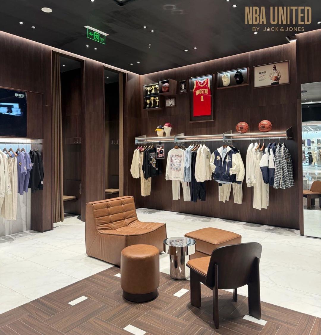 独行侠打火箭,10月澳门开打:杰克琼斯顶着官方合作伙伴身份,把NBA联名端上桌了——球迷为这波情怀,到底该花多少钱