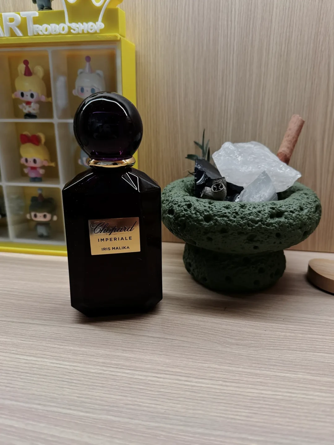 萧邦手表公价几万起步,同门的香水却200块就能入手:五条香水线全拆解,平替和坑都在这