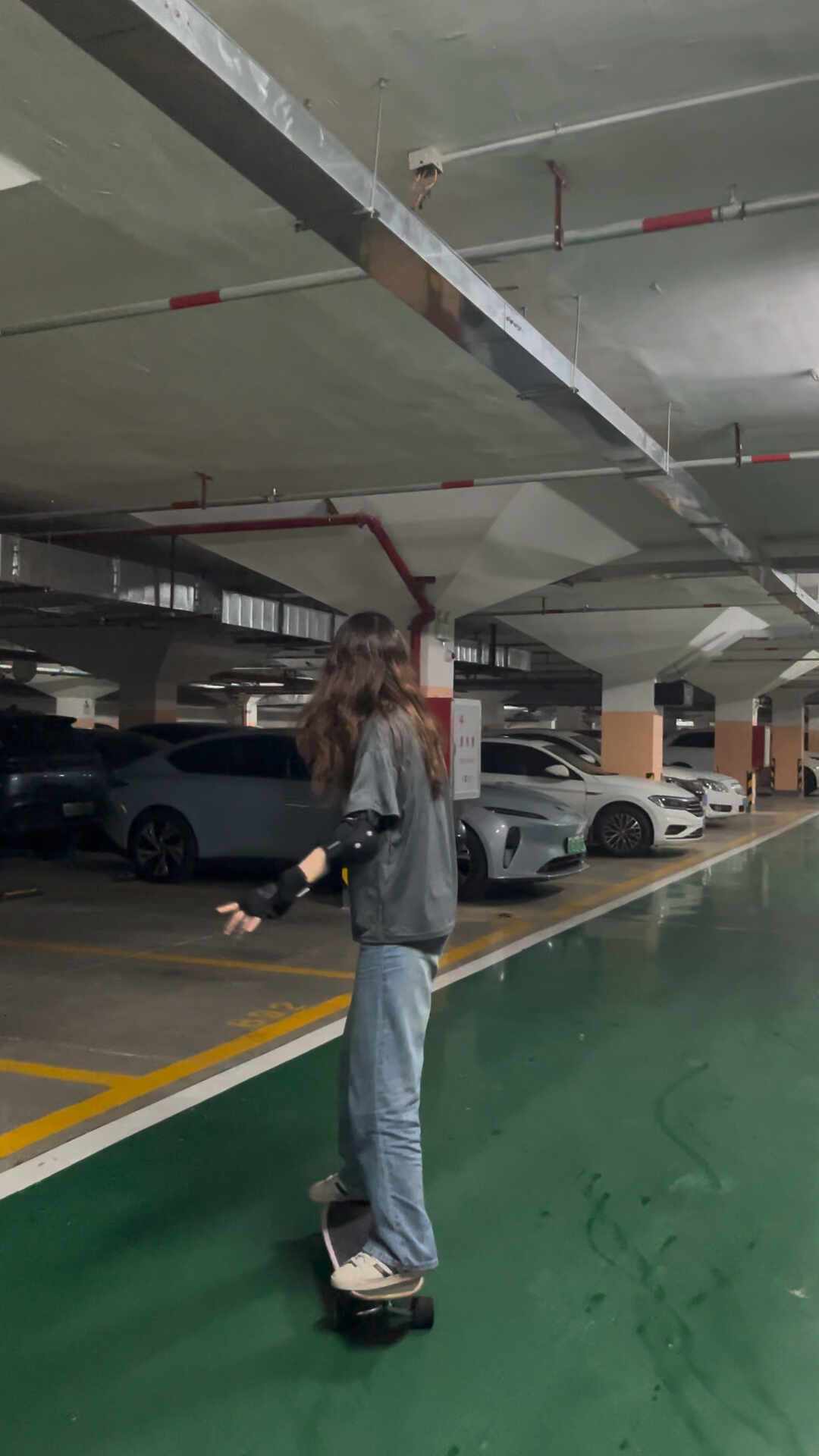 刷街摔跤真不怪技术:把你送走的,多半是地上那颗没人看的小石子