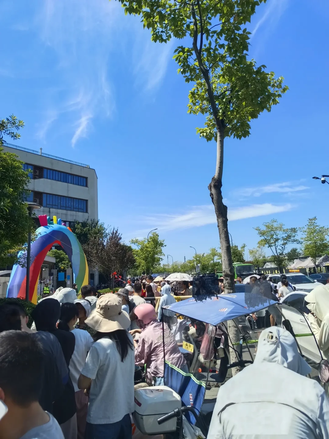 600元/月招接送娃无人问津:翻了多城的接送行情,这服务卡在哪、到底花多少钱能请到人,账算完了