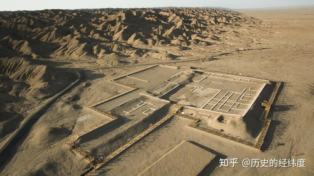 敦煌东线最争议的一站:实地只剩夯土,线上1:1复原出了汉代驿站,去不去的答案变了