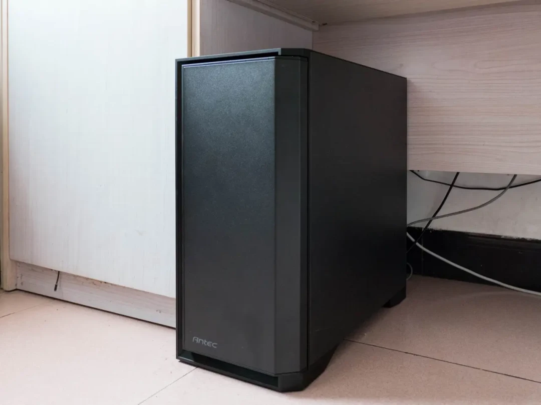 用了六年才知道面板能拆:安钛克机箱的