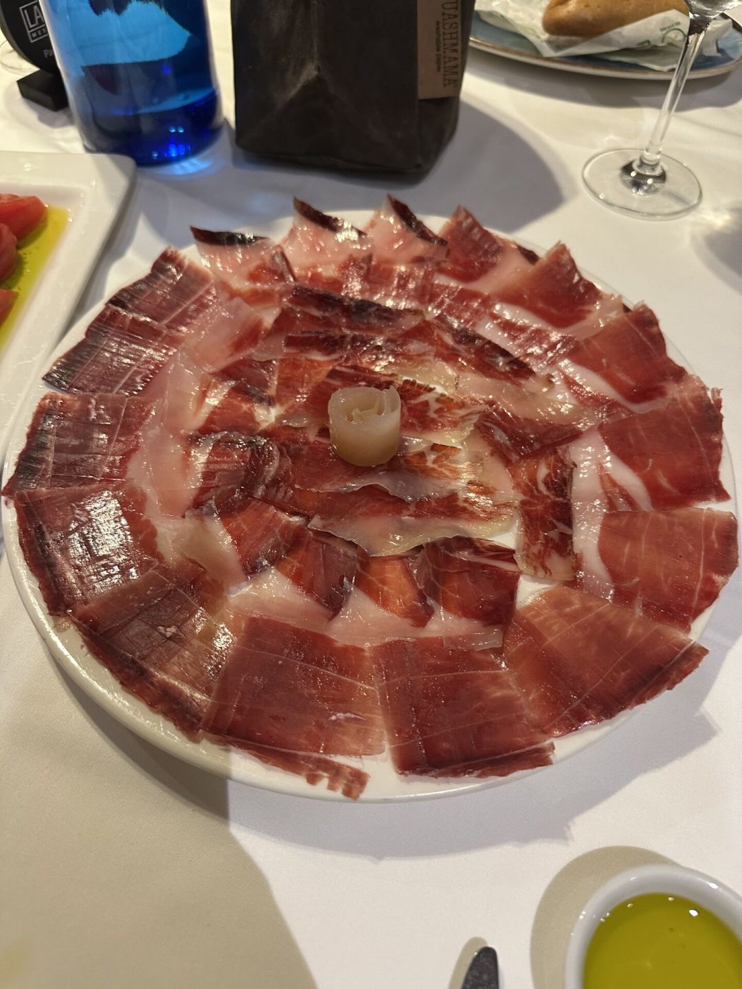 我妈把我的5J火腿蒸了,四千人在评论区吵起来:伊比利亚火腿加热,真的暴殄天物吗?