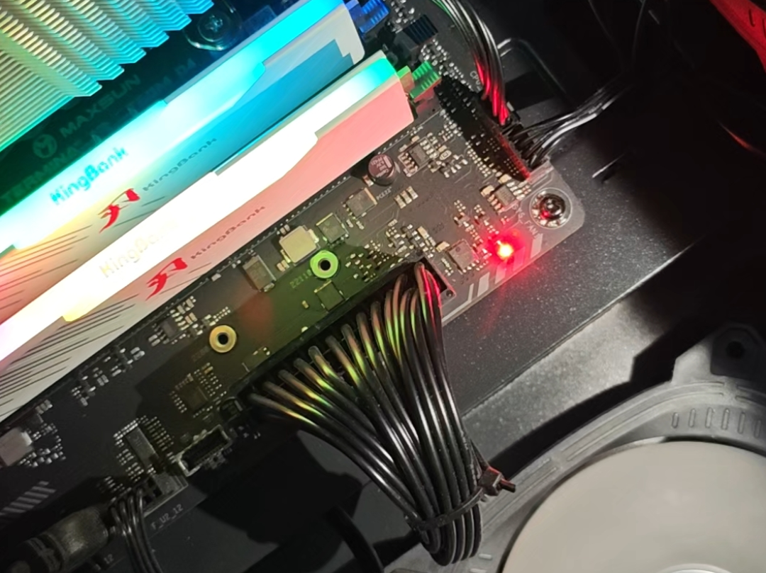 DDR4十七个月涨1370%,避风港也在进水:12600KF+铭瑄终结者B760M这套组合,谁该上车谁该躲