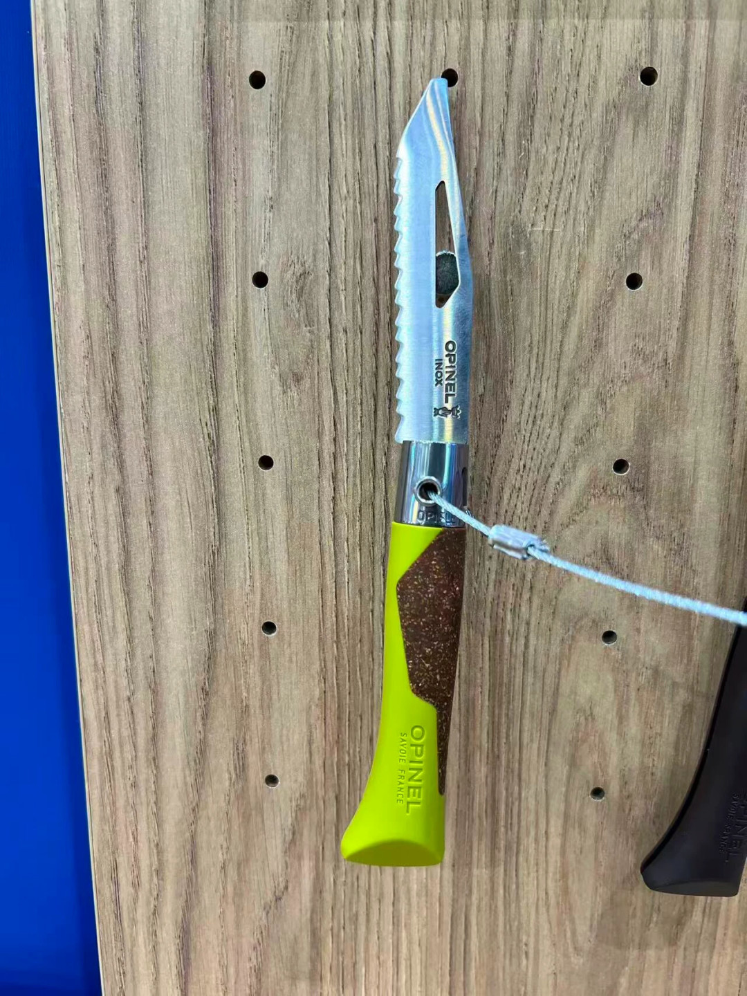Opinel 把戴了 70 年的戒指摘了:Neo 新线是更好用,还是更不像 Opinel?
