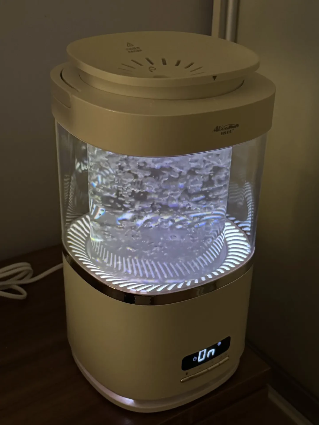 加湿器加水之争吵上热搜:自来水到底能不能加,关键看你机器是