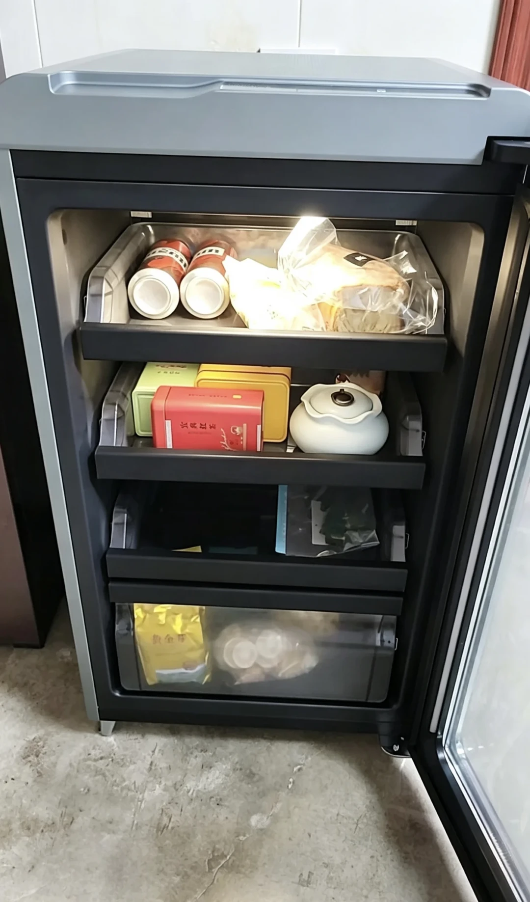 家里的半开封绿茶,9月是最后处置窗口:冷藏还是冷冻、要不要专茶小冰箱,一篇算清