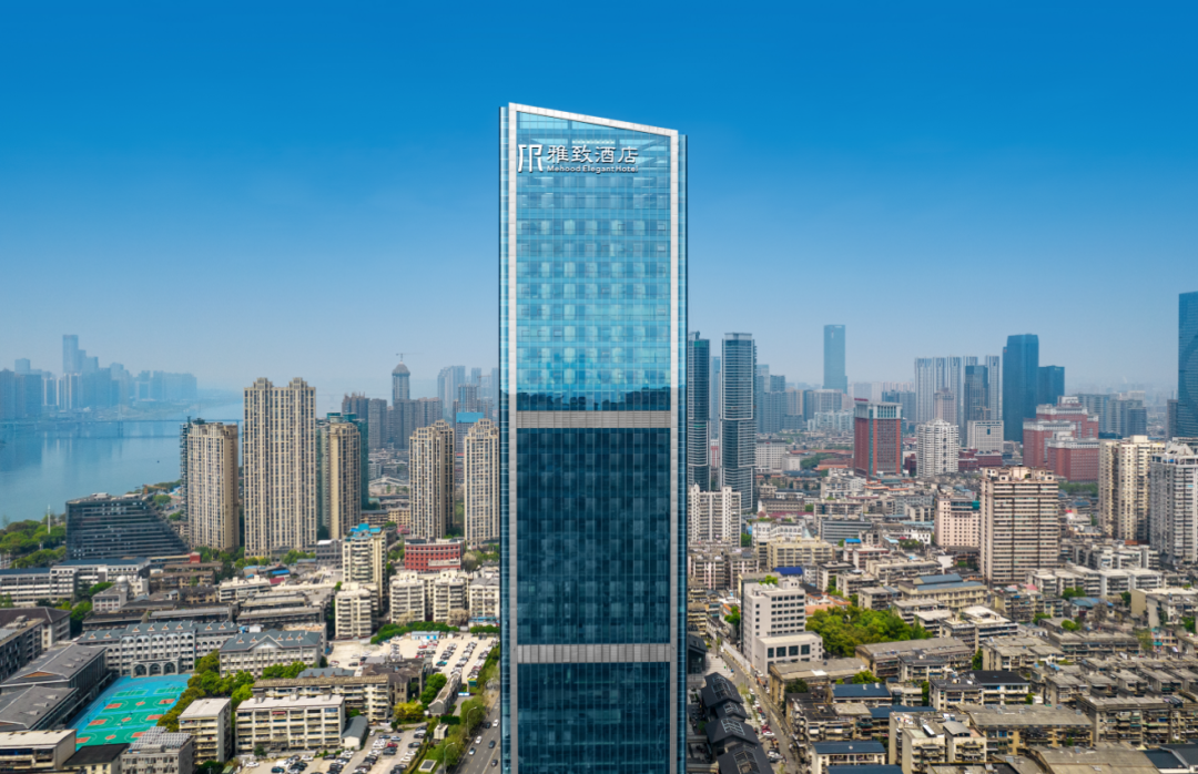 9月1日,开学第一天,酒店价格开始