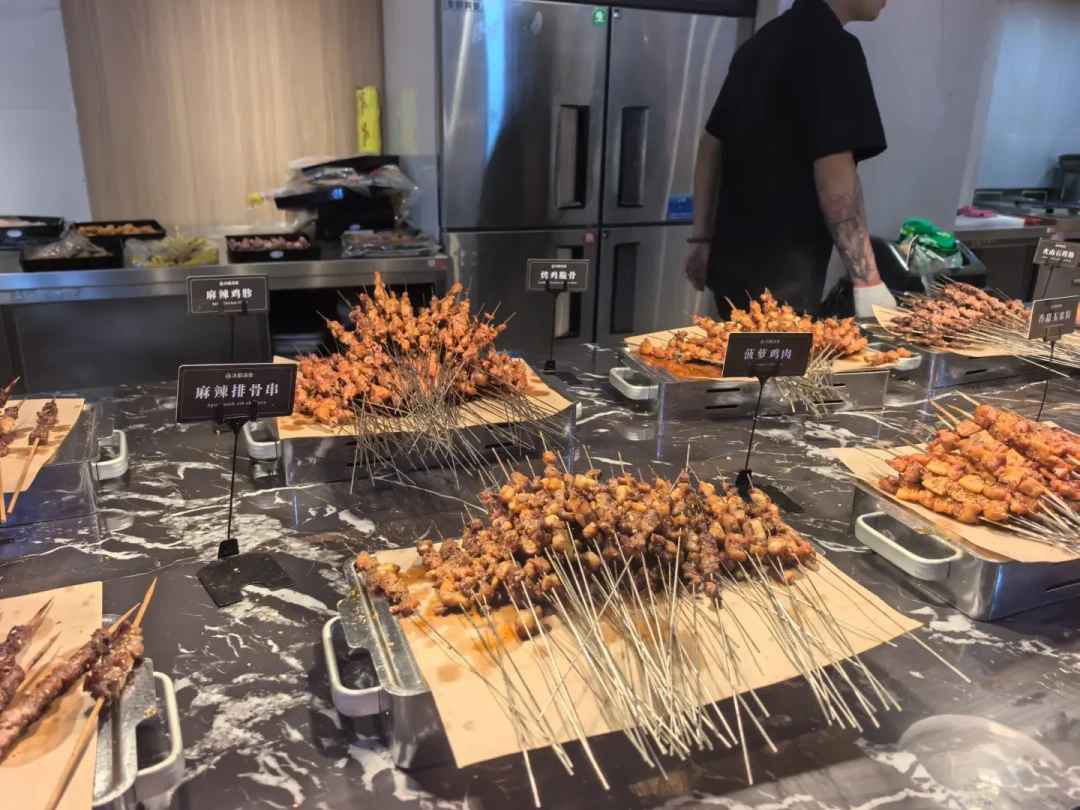 榴莲自由、飞蟹管够，真能吃回本？把东北洗浴的自助按市价算完账，我发现真正的赢家不是大胃王