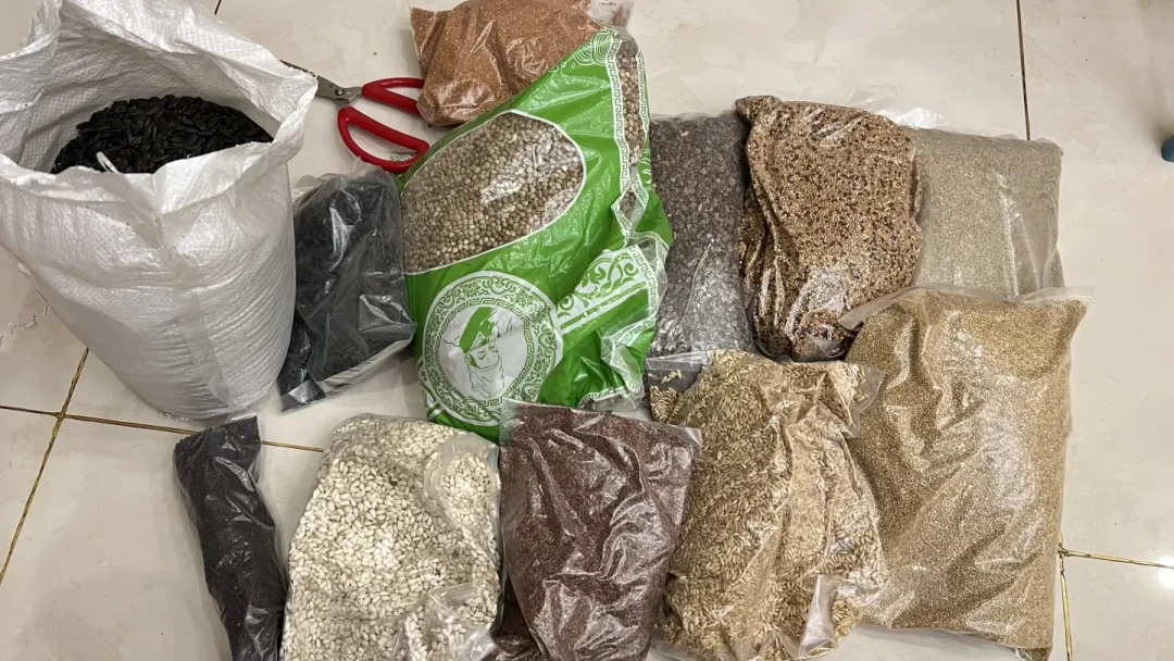 别按评论买鸟粮:和尚粮帖23条评论一半是水军,翻完全网鸟粮软文,换粮前先过这三关