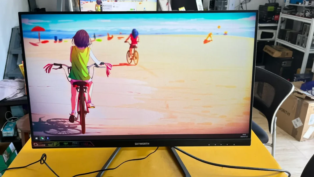 599元310Hz,开学季冲创维显示器前,我把全网能翻的实测和翻车帖都翻完了