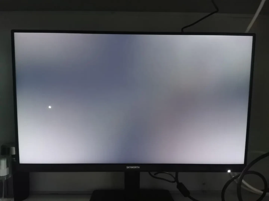 599元310Hz,开学季冲创维显示器前,我把全网能翻的实测和翻车帖都翻完了