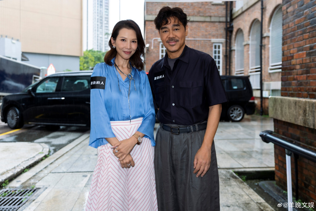 蔡少芬与刘青云在《复仇的人》开镜现场同框，两人时隔31年再合作