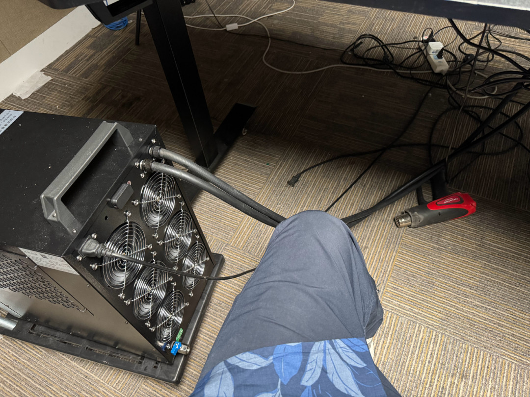 “机箱外都不算体积”又把外置水冷吵上桌面:小机箱人上车前,先把三笔账算完