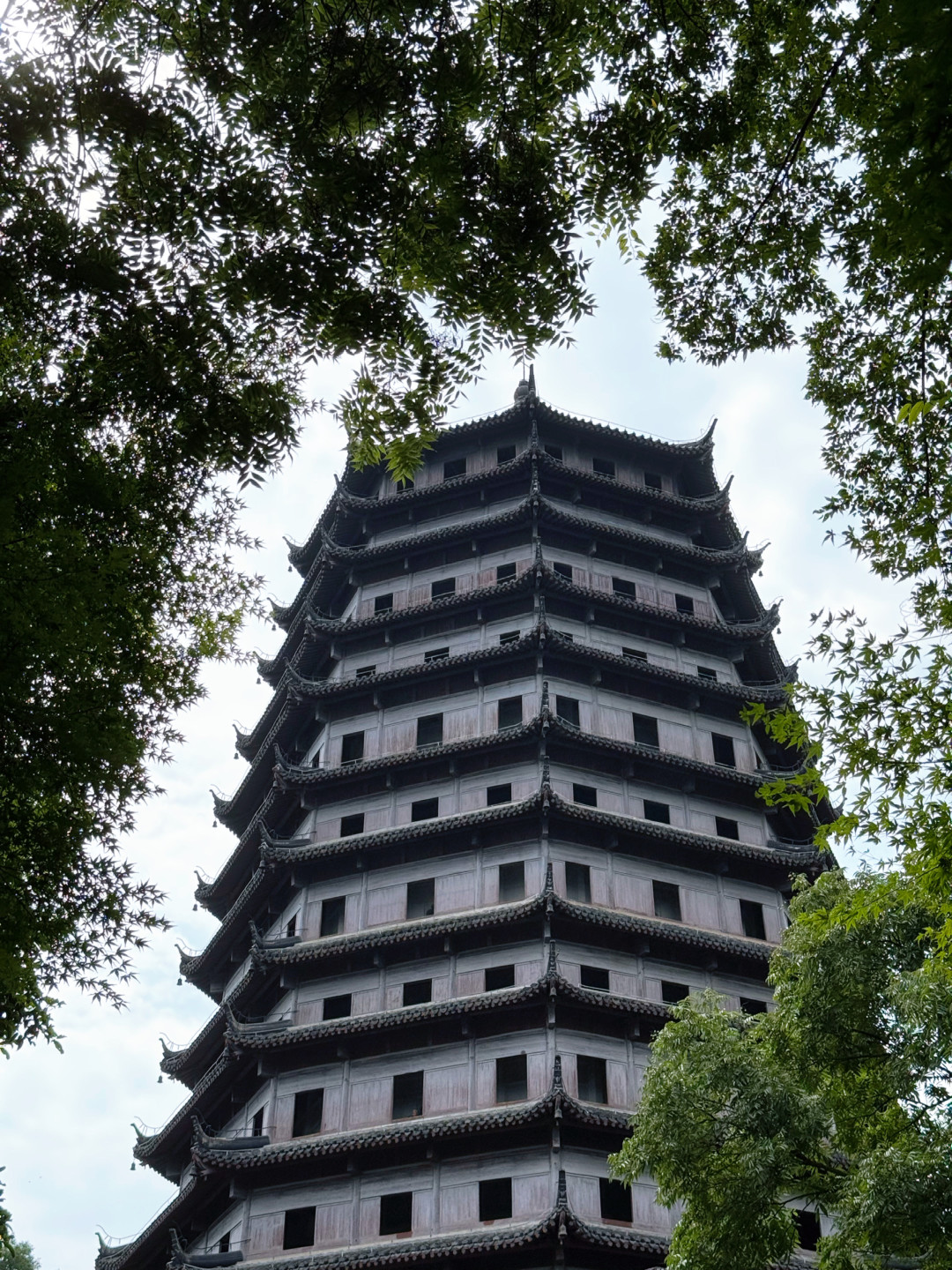 登真古塔的窗口正在关闭:从30元涨到100元再到维修禁登,这6座趁现在还能登