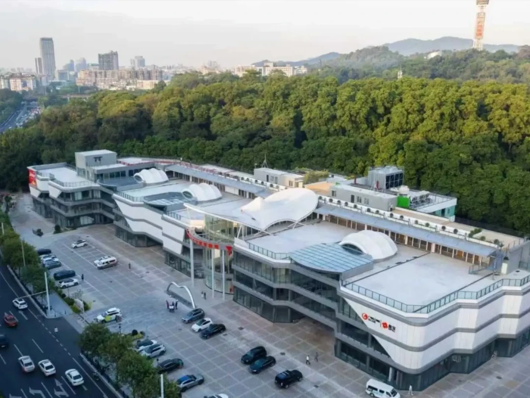 广州停车费今天正式“降价”:封顶从328元降到200元,但先看清停车场类型再进场
