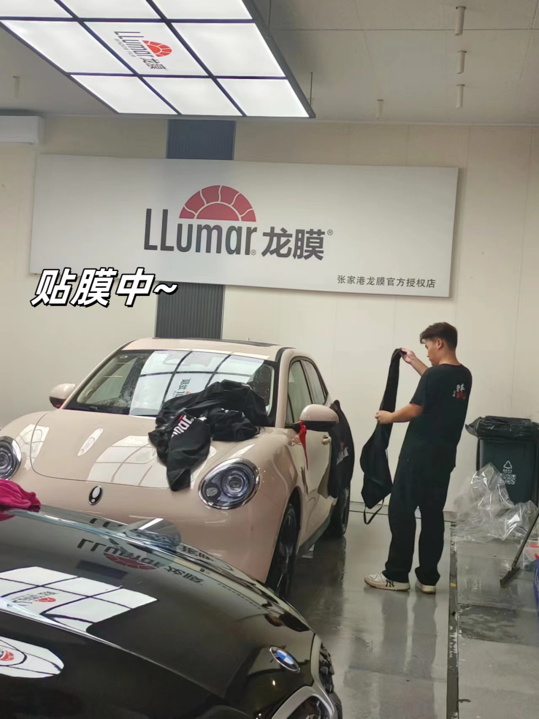 贴了龙膜畅悦玻璃烫手还是晒?对完500多条评论区的分歧和官方参数,才搞懂三种