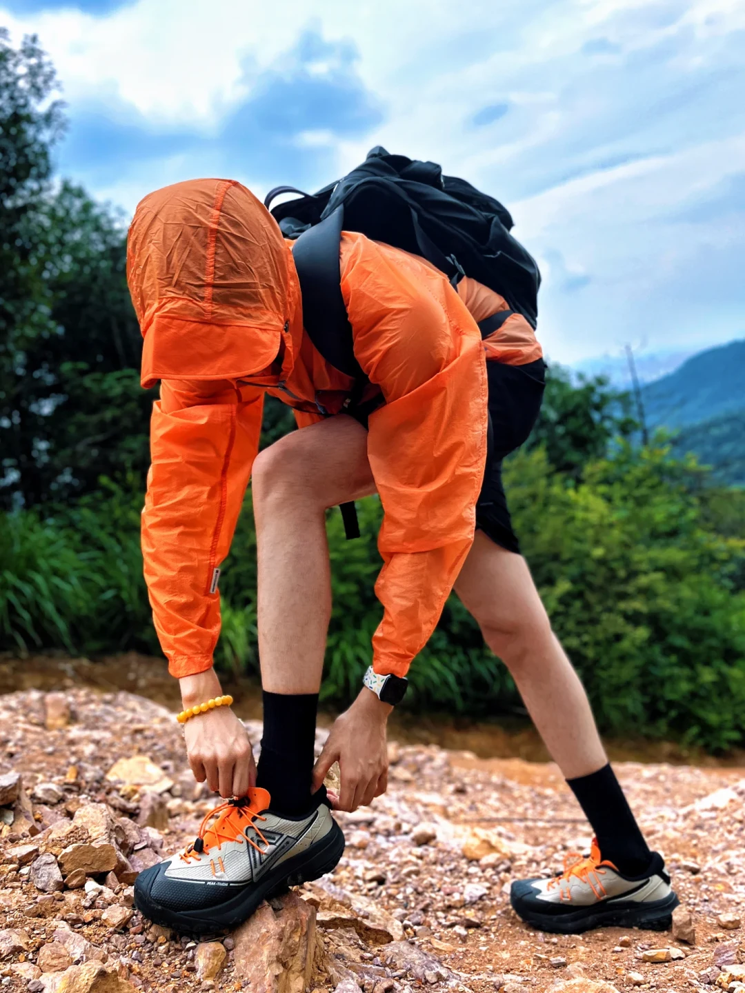 新鞋直接进山,靠脚后跟贴垫走完75公里:这种苦本不用吃,国庆前30天,第一双登山鞋的最后上车窗口