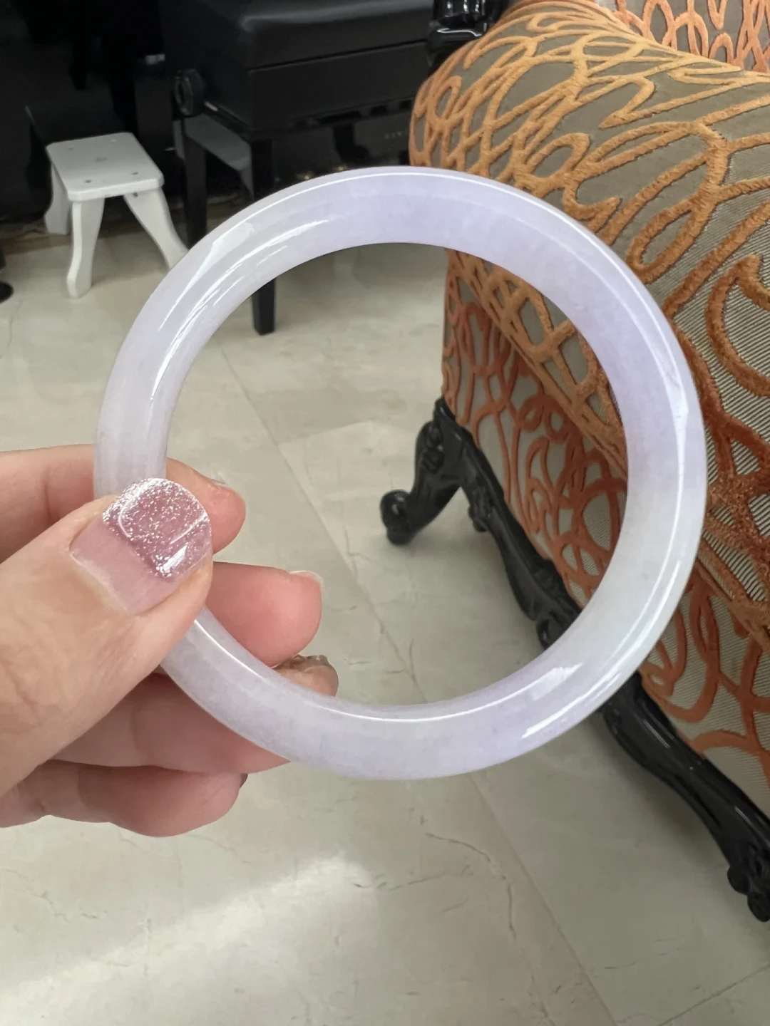 一只翡翠手镯引来900人吵