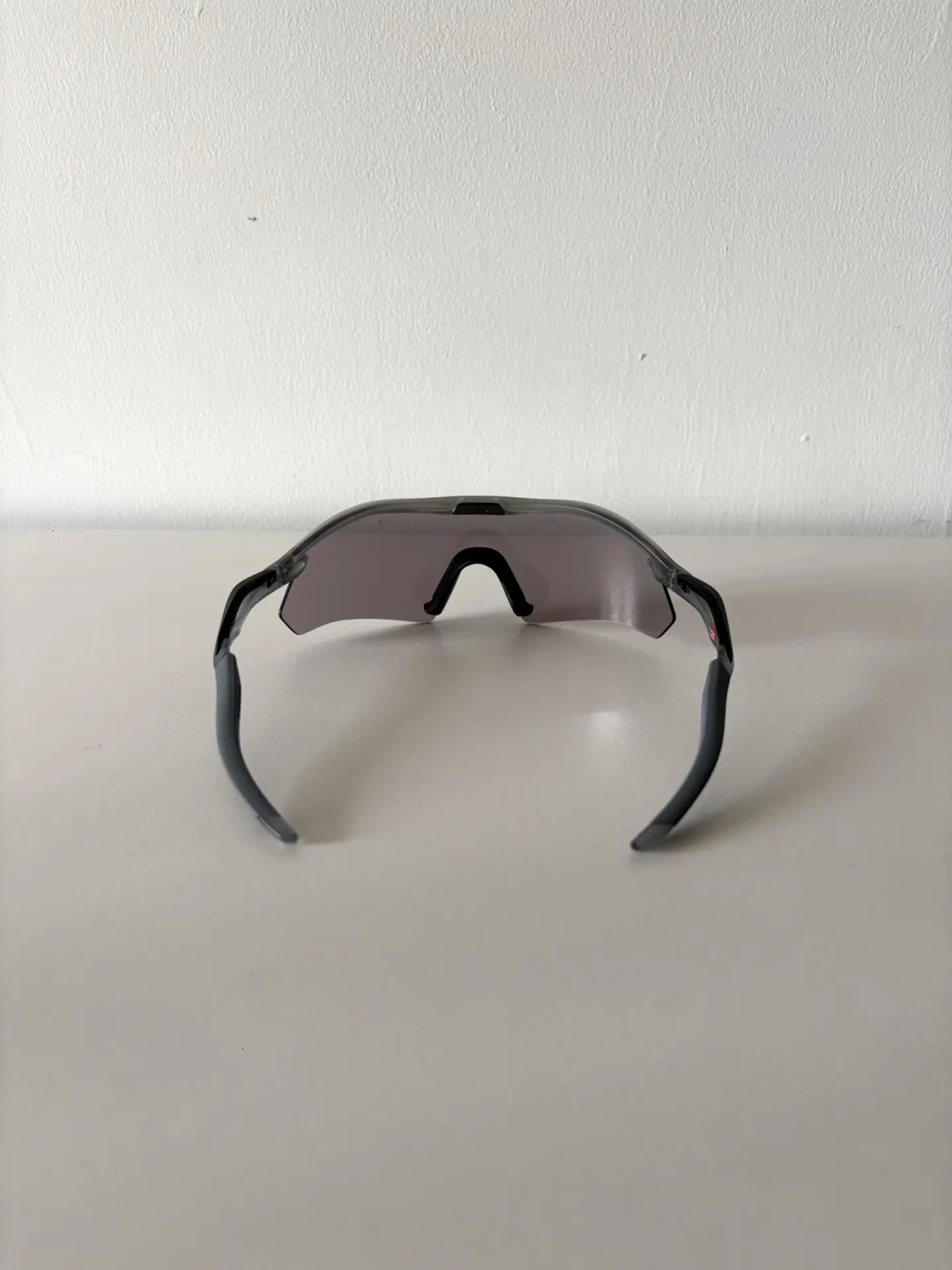 欧克利Radar EV换代:9208被当成