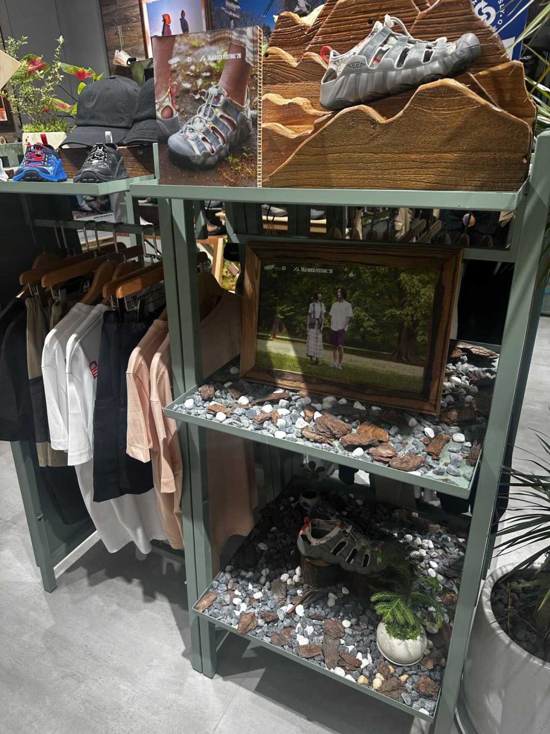 KEEN全国商场开店潮翻了一遍:开业福利是钥匙扣,货最难的其实在东京,这几家新店到底值不值得专程去