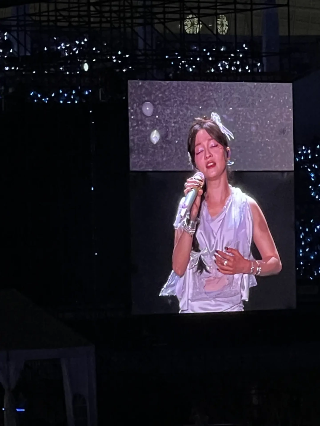 日照拼盘9月5日开票:把张韶涵2026年的商演数了一遍,冲她去看值不值,取决于你指望听到几首