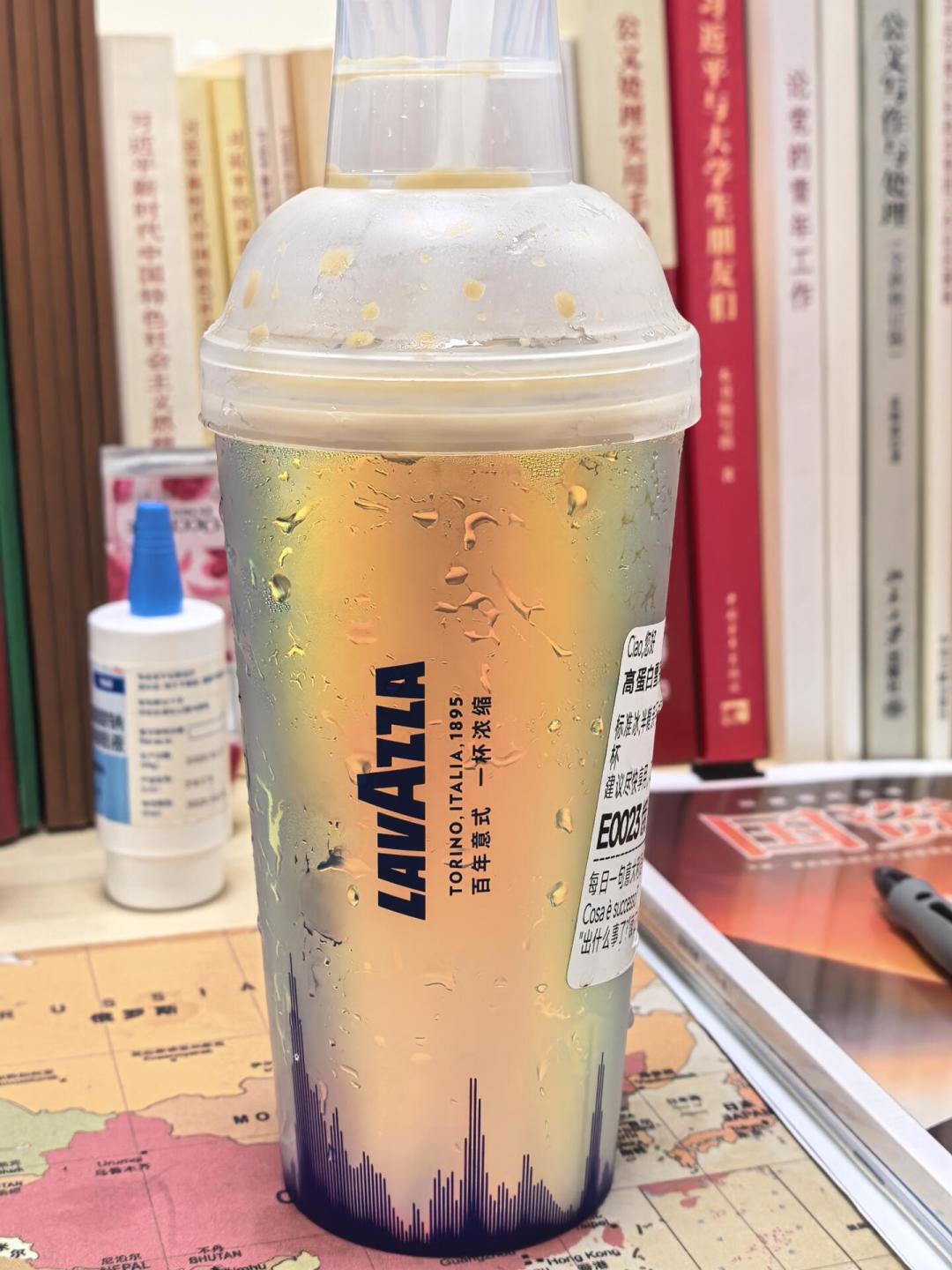 星巴克一杯卖47元,瑞幸还没入场:翻完拉瓦萨6.0高蛋白系列,下单前必须知道的4件事
