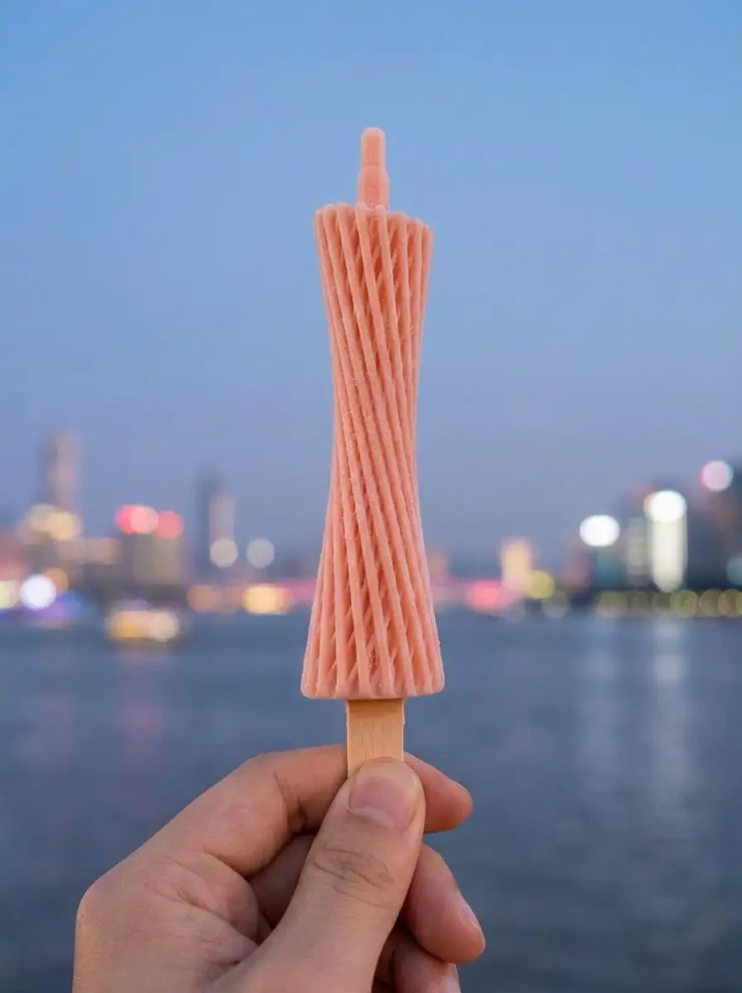 雪糕这个夏天卖不动,景区30元文创雪糕还在被举着拍照:国庆出门前,把这三笔账算明白