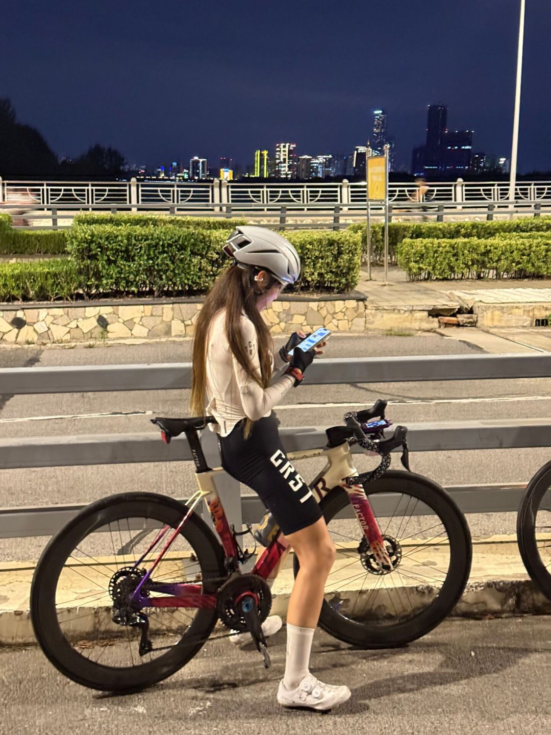 一条夜骑找搭子帖390条评论:进团之前,先分清哪些团是认真骑车的