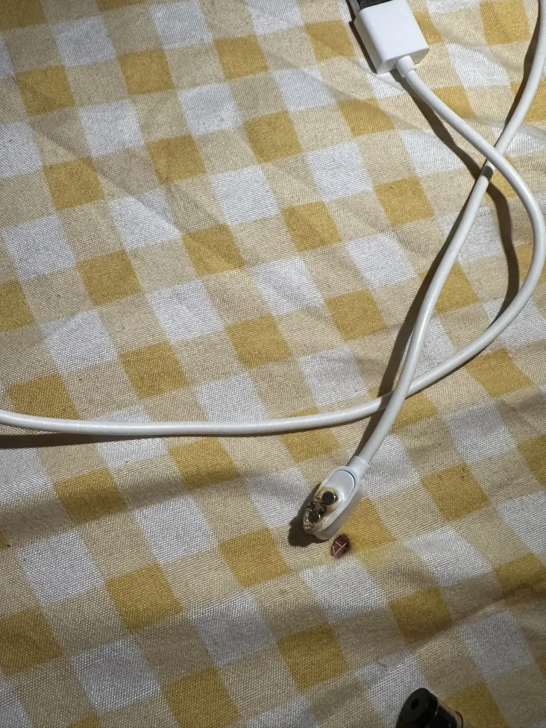 小玩具充不进电?先别急着扔,三分钟对照这份自查表