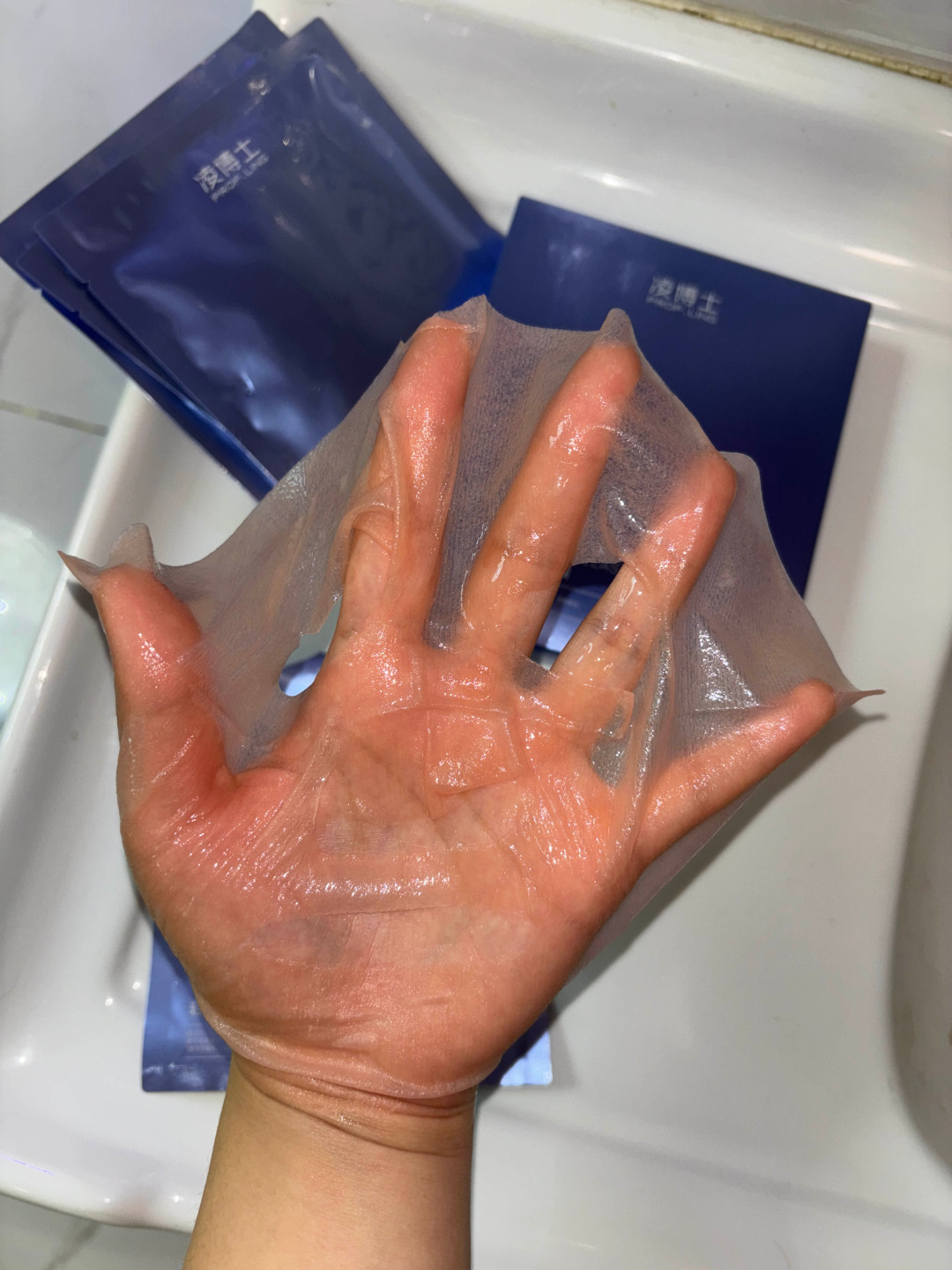 凌博士卖的不只是水乳了:跨平台反馈比对完,照着肤质挑就行