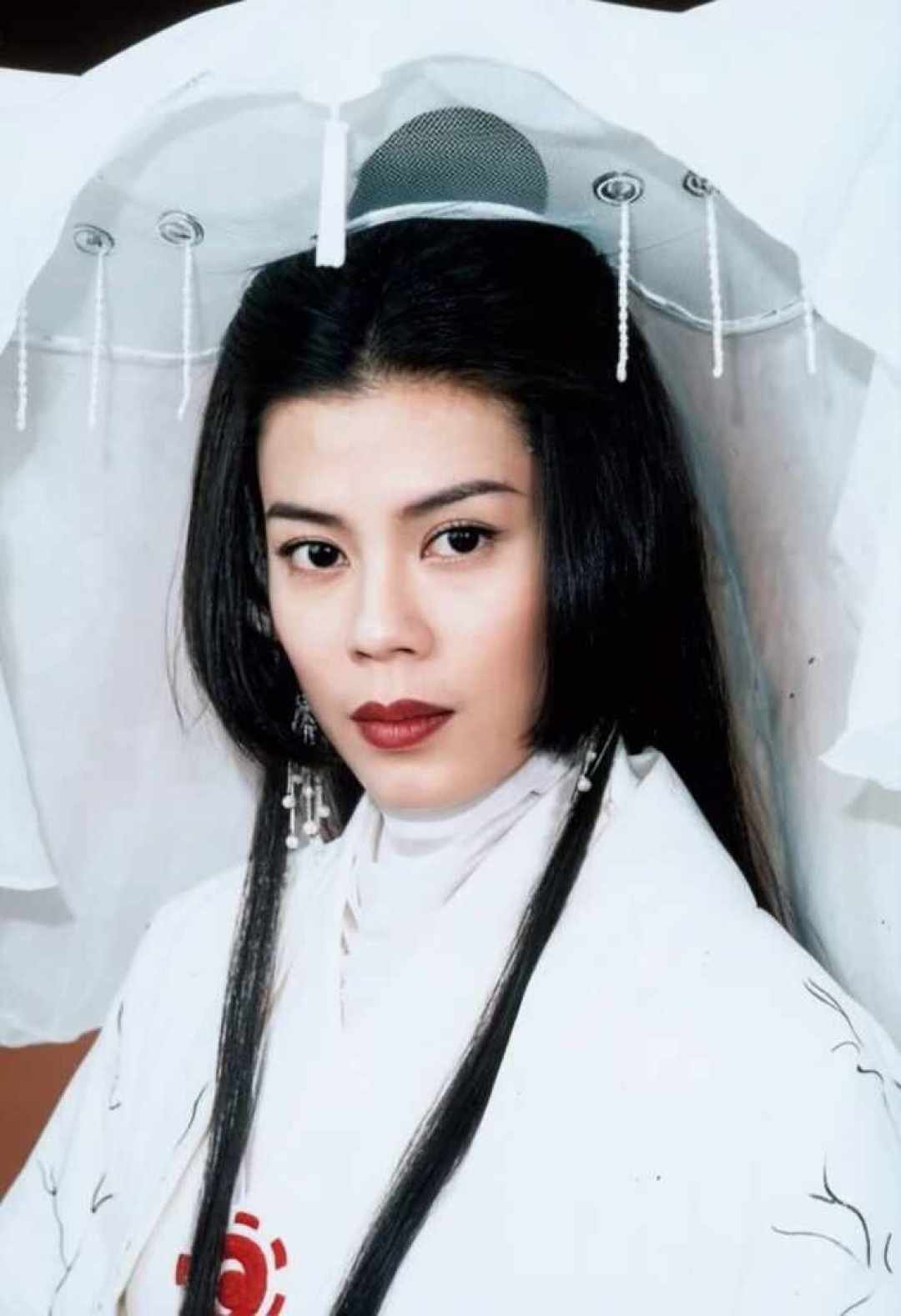 01版任盈盈:一半人封神,一半人说毁原著,差的其实是两把尺子