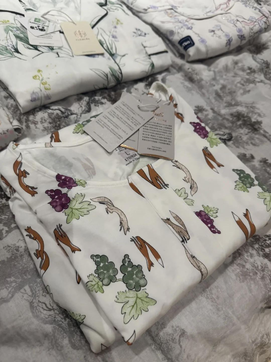 朱珠的广告刷屏时,真实吐槽全沉在评论区:9—11月坐月子的Nest Designs月子服账本