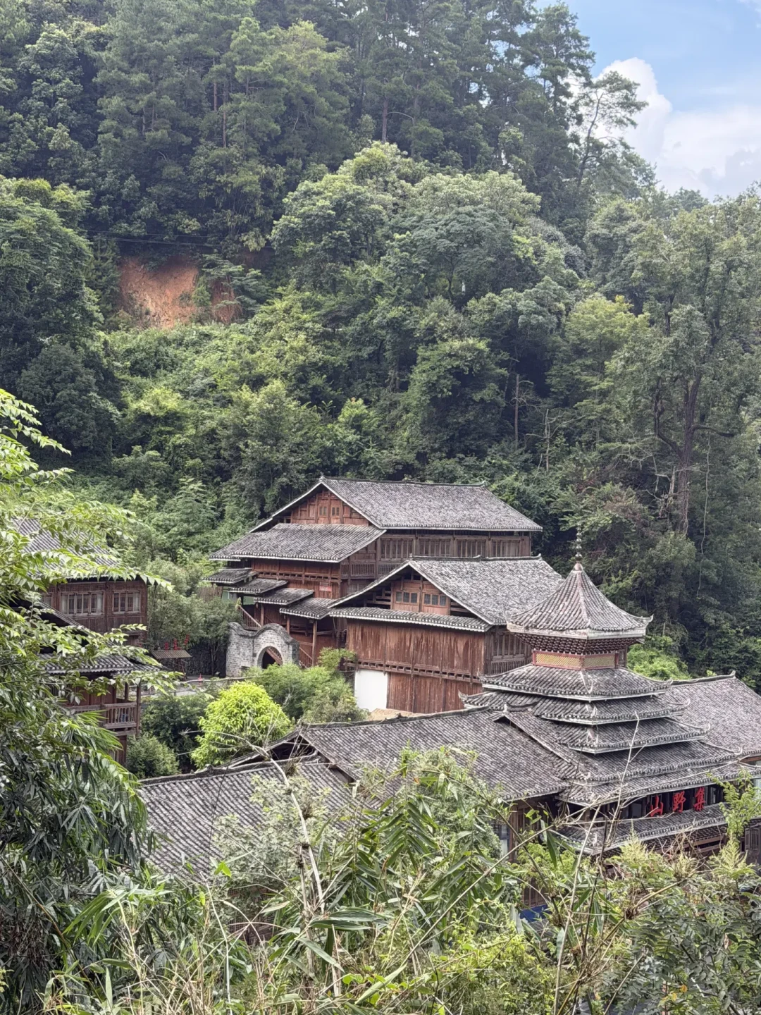 你听的侗族大歌只算一半:8月末,有人把没人再唱的北侗歌录成了4K