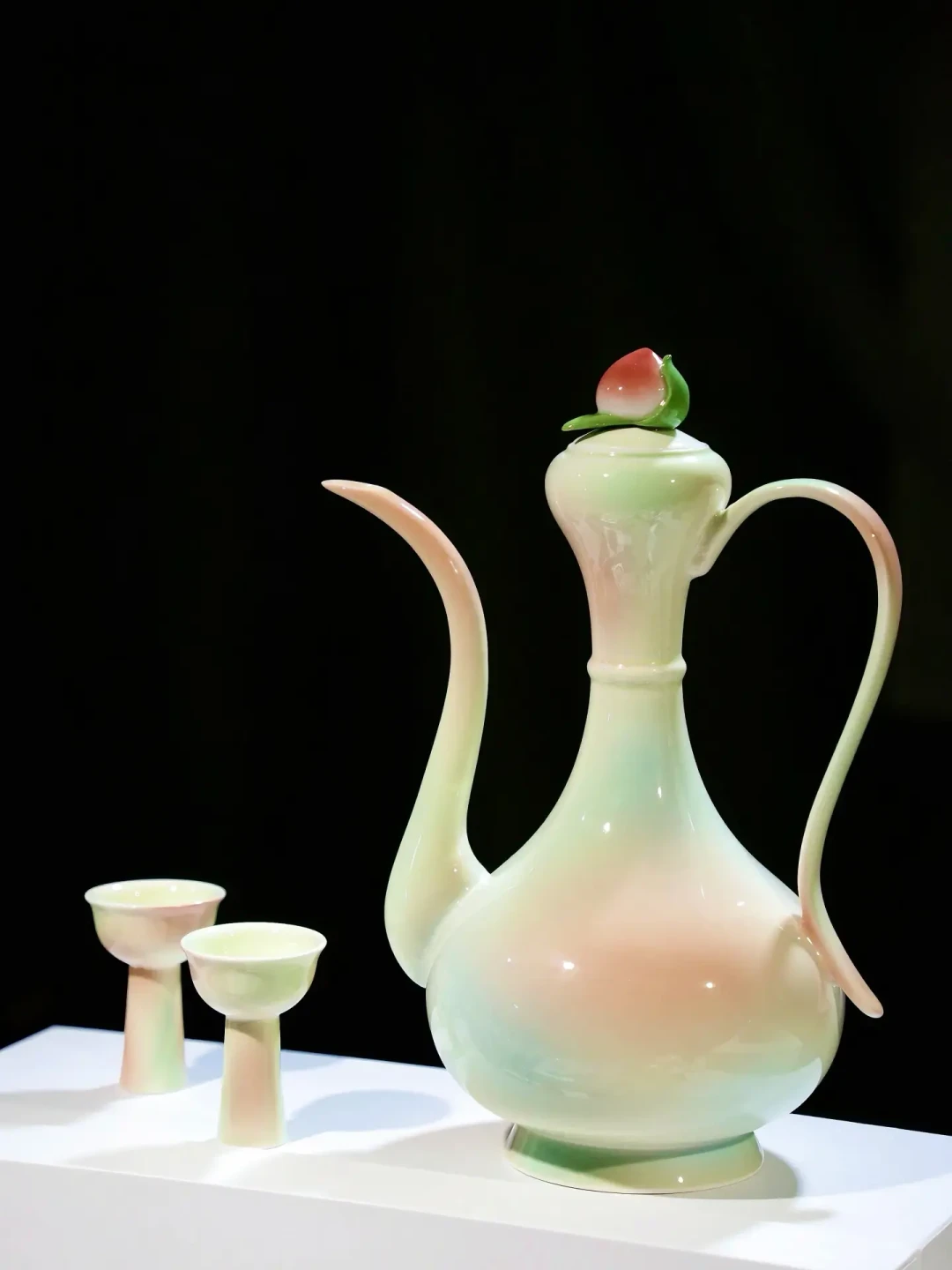 温酒之前,先把温度这件事钉死:电动、蒸汽、蜡烛三派摊开看,可能一碗热水就够了