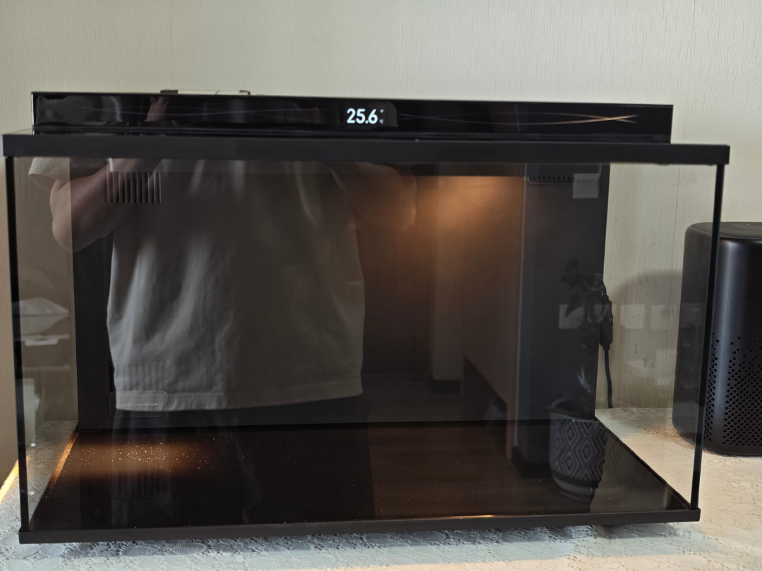 599元的米家智能鱼缸2 Pro到货：新手抢着开箱，一代车主喊“别碰”，两边都没说错