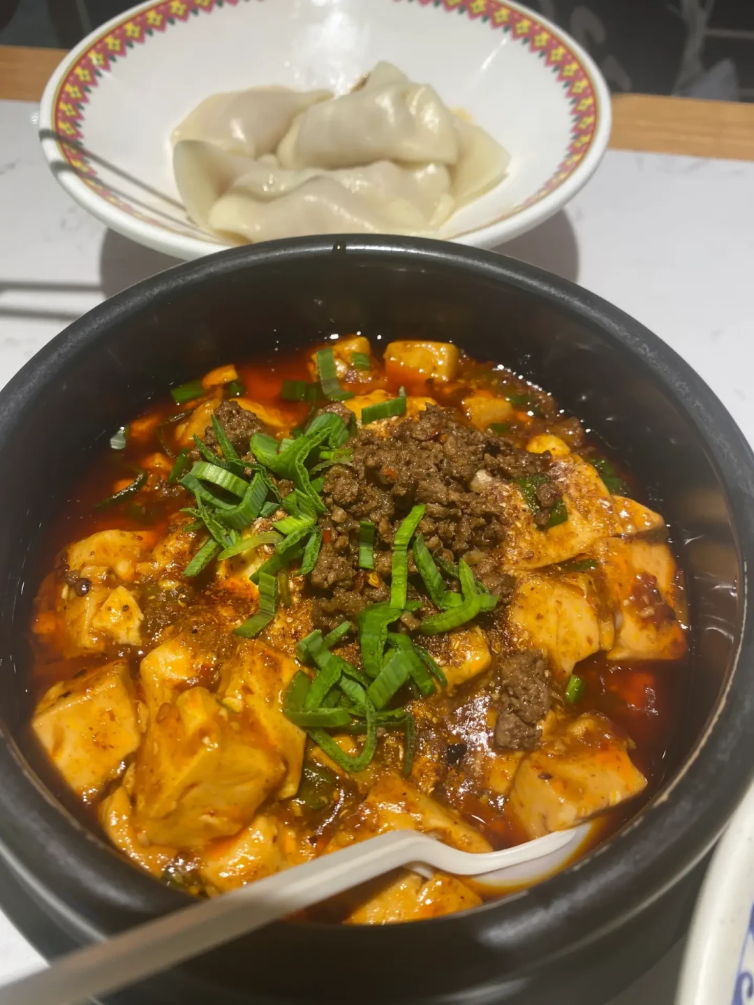 一个陈麻婆,多个城市的价:机场卖22元的麻婆豆腐,西安有人用券吃到人均4元,点单清单也给你理好了