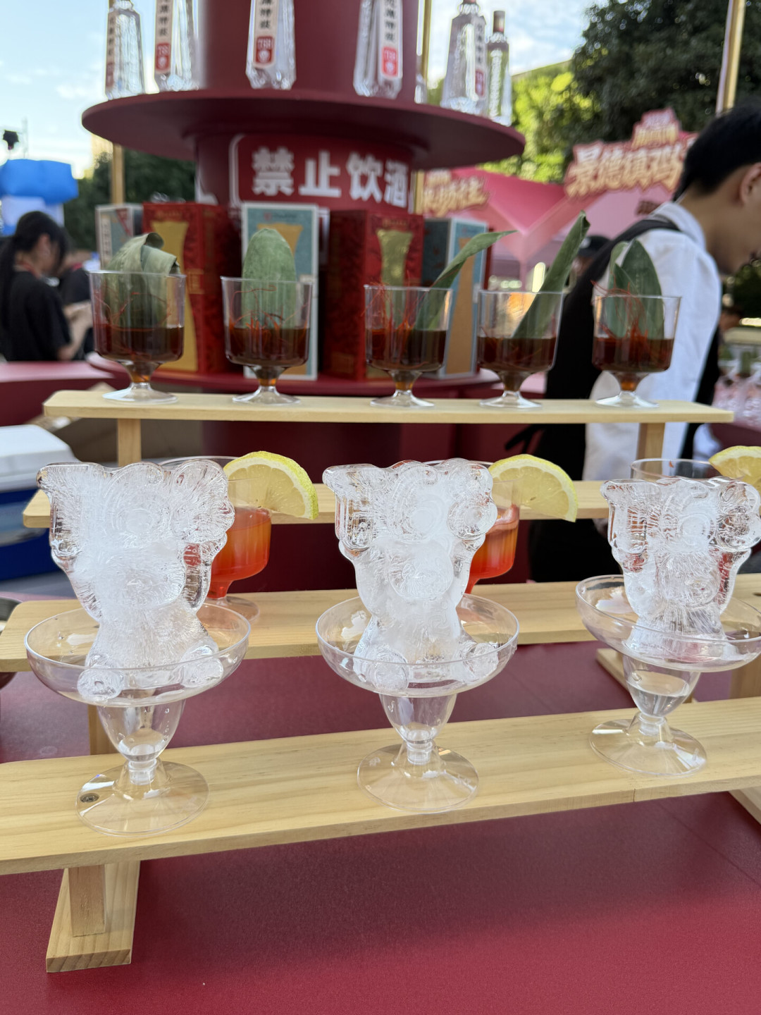 白酒兑进果茶、免费送1万份小酒:沱牌这场冰饮嘉年华,不只是热闹