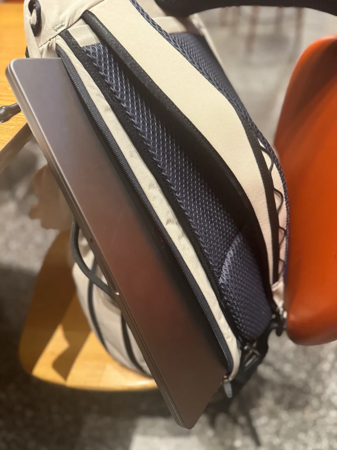30L背包真能代替登机箱?翻完Bellroy全网真实评价,这3类人适合换