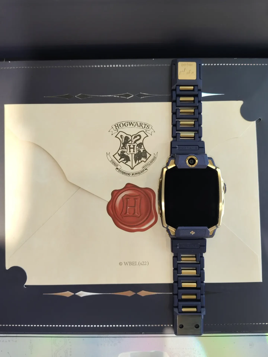 同样是2699元,哈利波特款其实是“少年版换装”:小天才Z12的4个版本,先看清系统再看IP