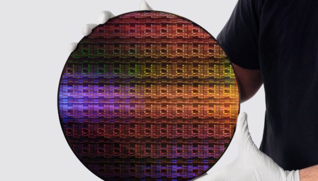 IBM发布0.7nm芯片,被马斯克炮轰误导:这颗IBM自己不造的芯片,真正的问题是没人敢接
