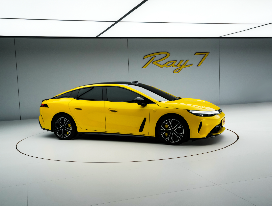 别急着管Ray7叫“华为车”:华为管刹车、文远管智驾——等这台四季度上市的轿跑前,先算清这三笔账