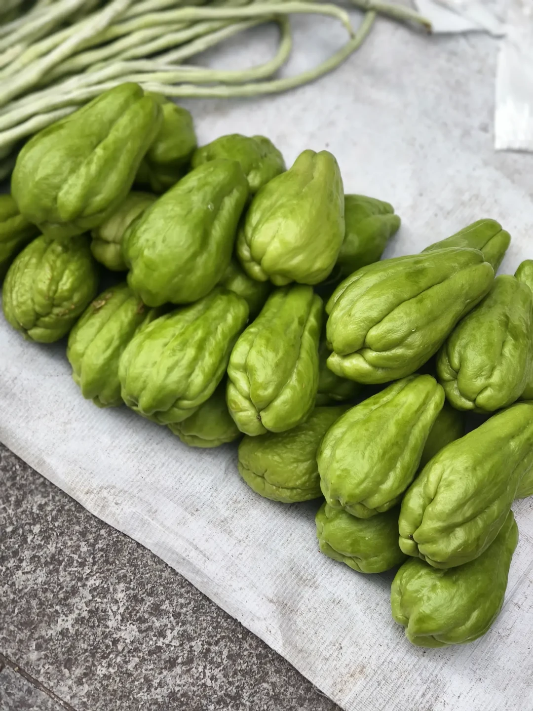 批发端说价稳,菜场端说翻倍:台风过后谁在说谎?9月买菜,谁要等、谁要躲、谁换着买