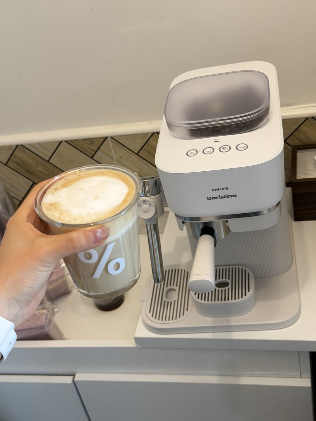 飞利浦Baristina Latte上市几天报价就从3000变2500,老款蹲到1400:冲新品前,先把这4个种草帖不答的问题问清楚
