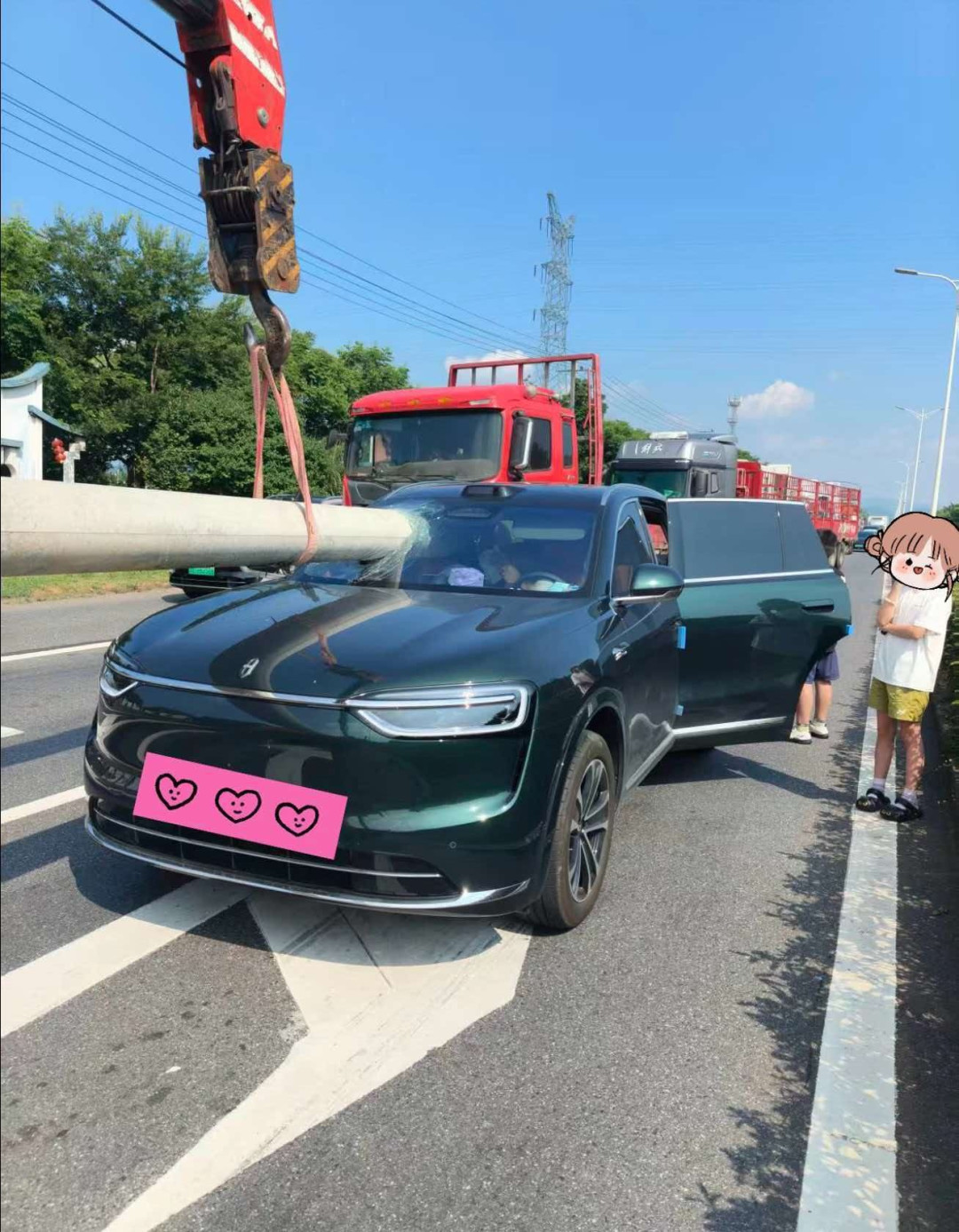 贯穿问界M7的那根悬空电线杆：刹了车、减了速，为什么还是躲不开？四个版本和一道全行业的盲区题