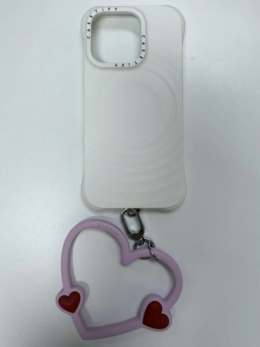 CASETiFY 发黄时间表:有人的壳 2 天就黄,有人两年不黄——每晚用酒精擦壳的那位,可能黄得最快